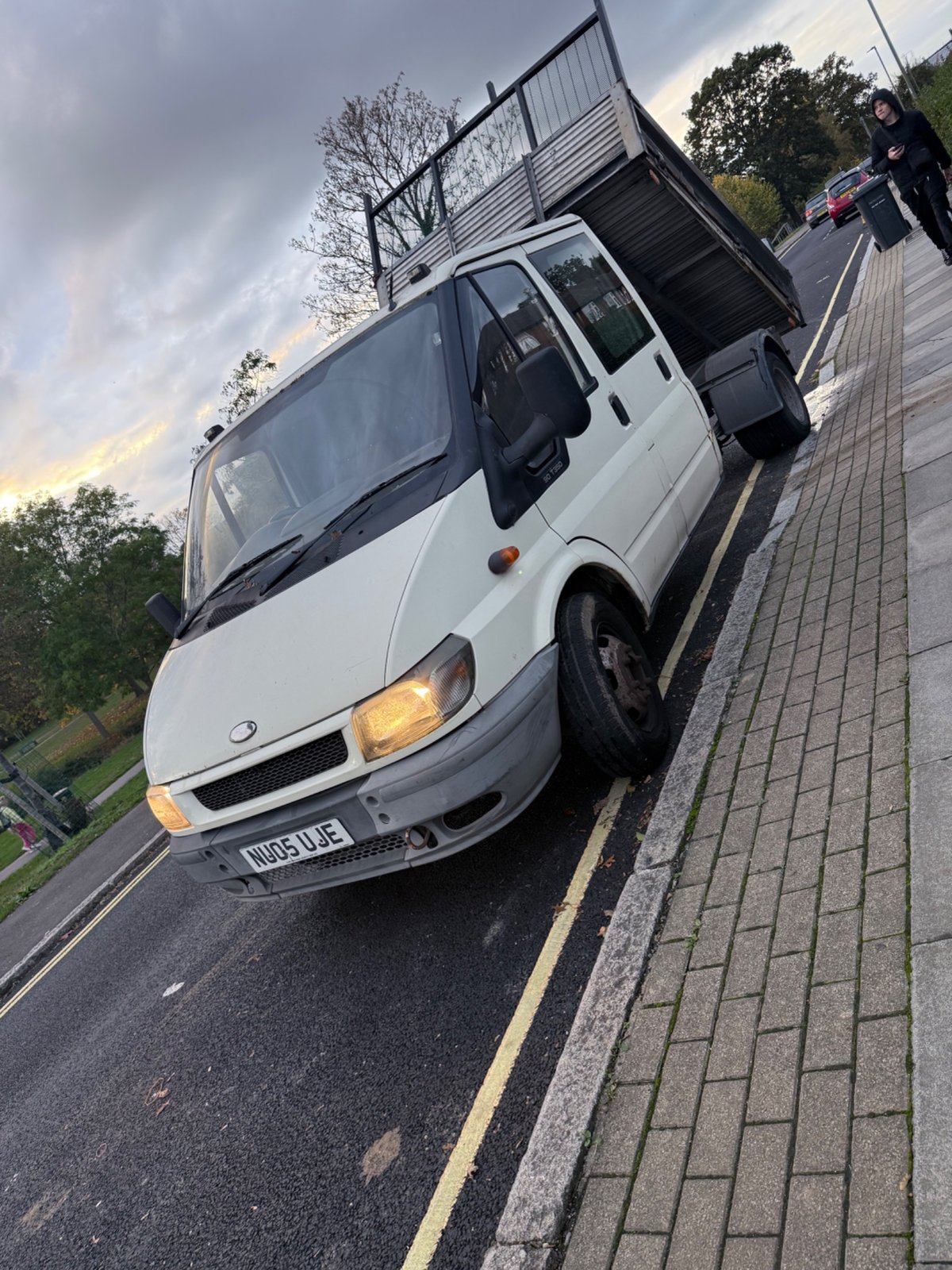 Work‑Ready Ford Tipper Truck, Fully Serviced, Six New Tyres — photo 2 of 10