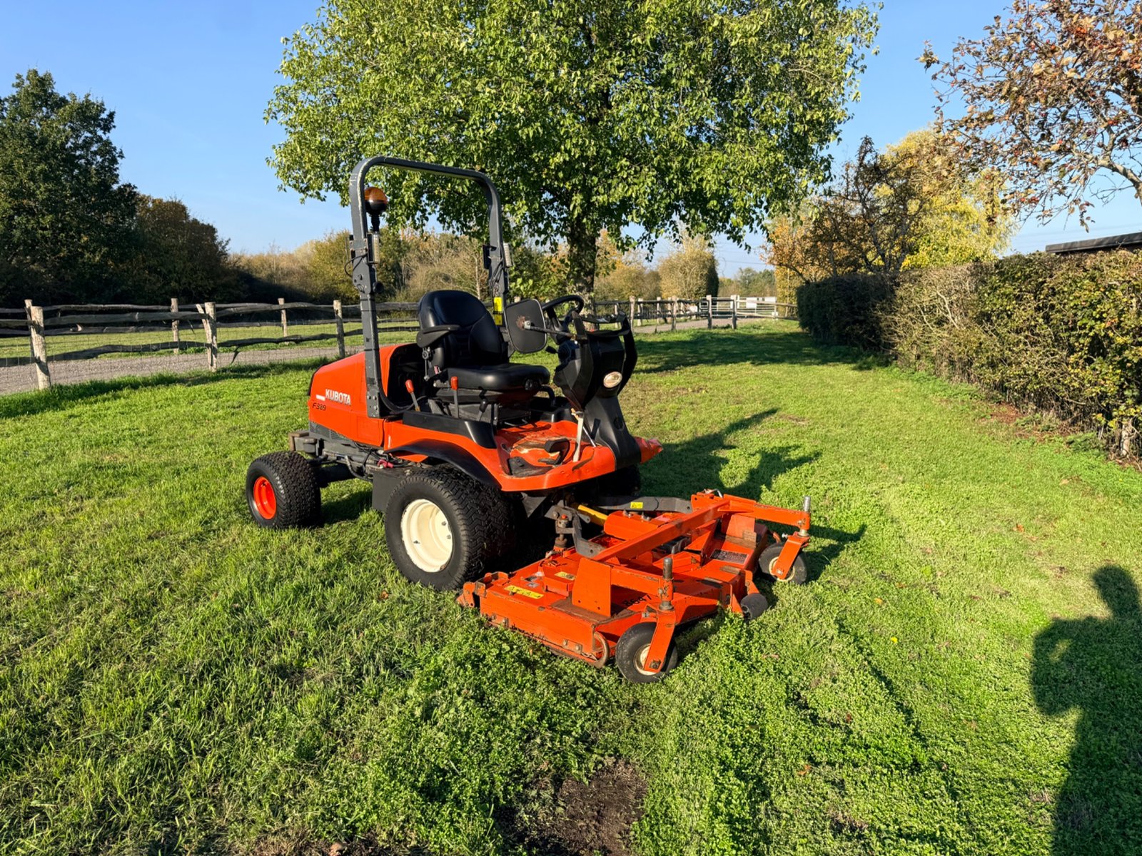 2015 Kubota F3890 4WD Diesel Ride-On Mower — photo 2 of 8